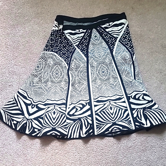 DVF sz S skirt. - Picture 5 of 5